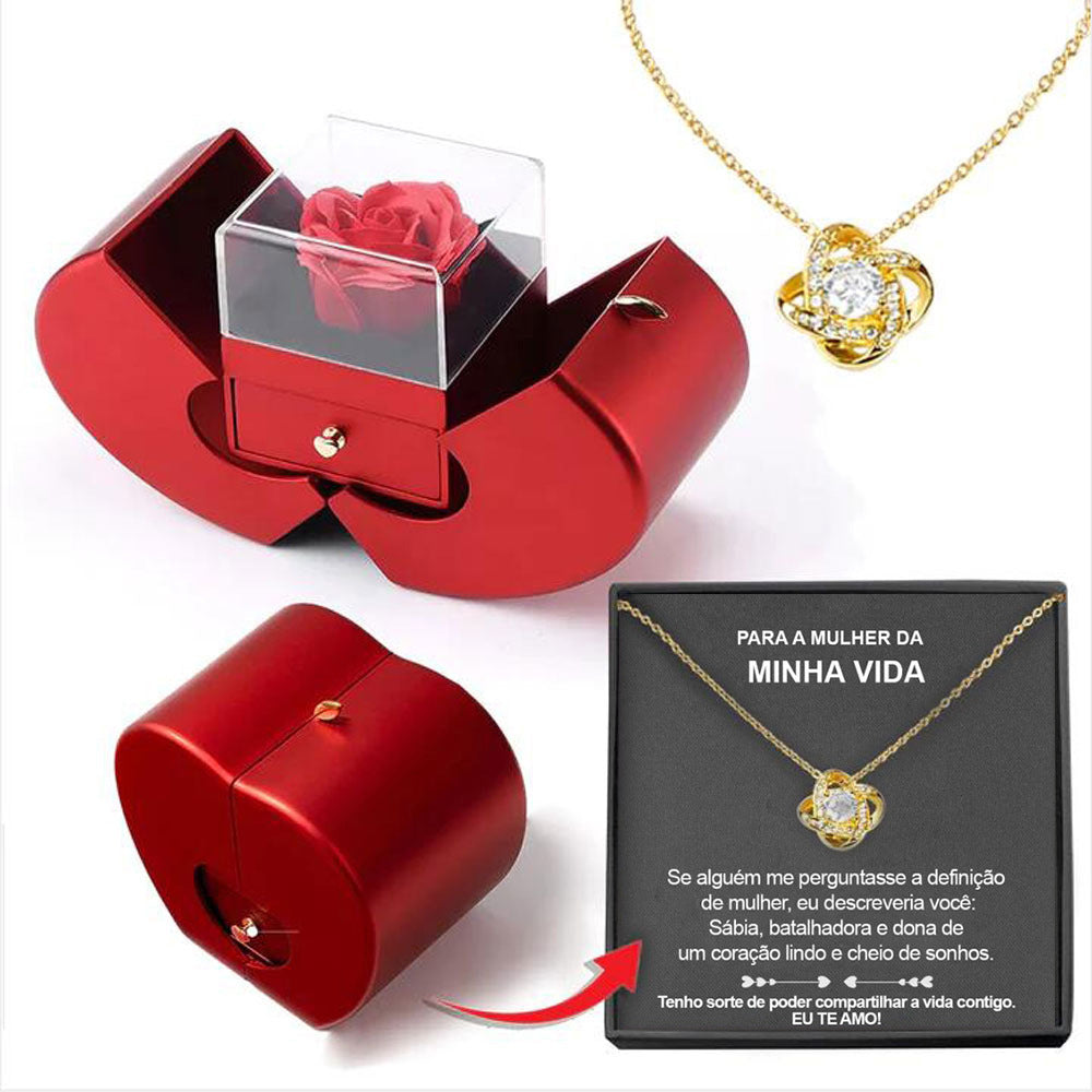 Apple gift box in gold with clover necklace
