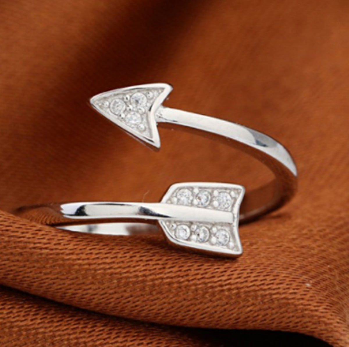 Stone-set arrow ring, detail