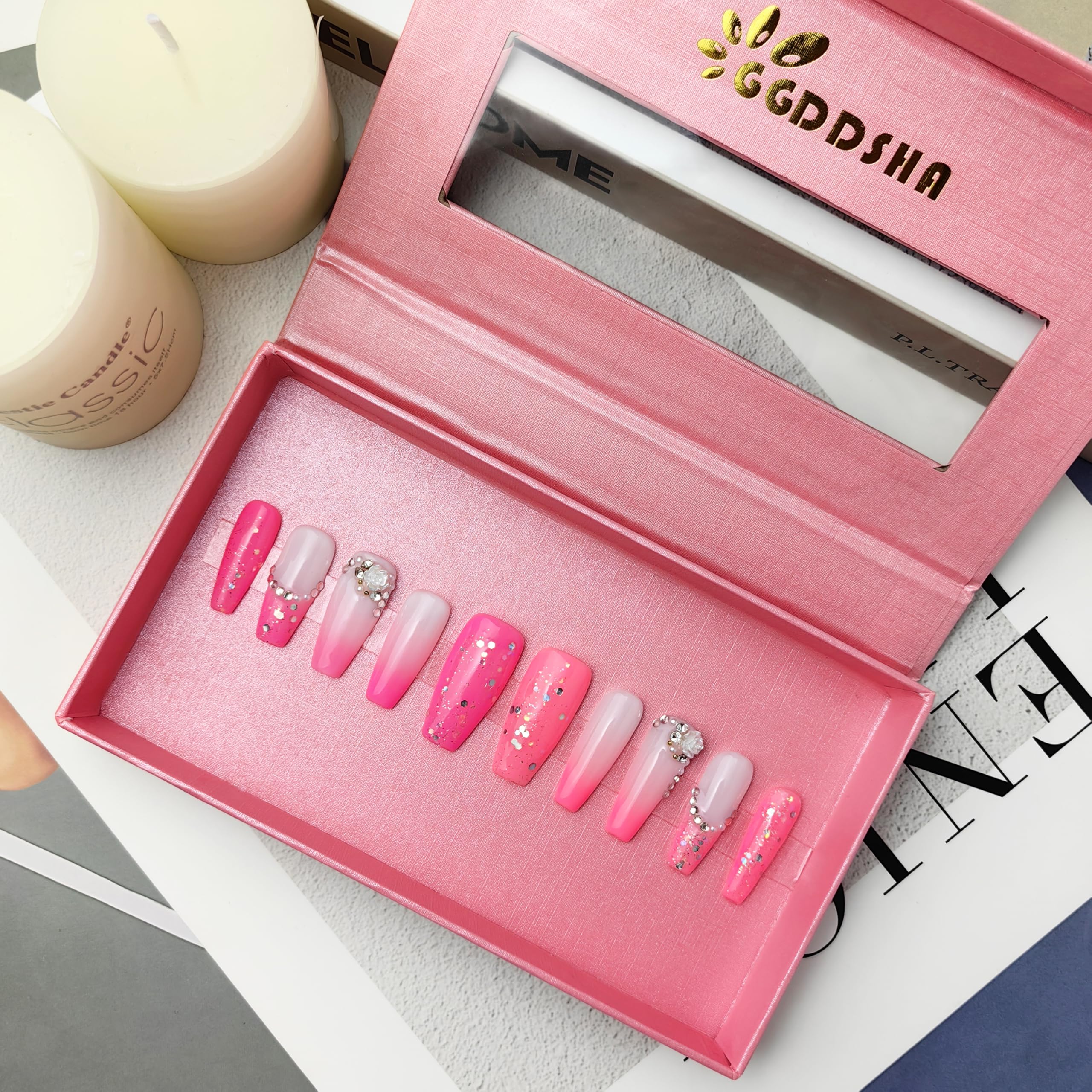 Press-on nails kit contents including nail file and jelly tabs
